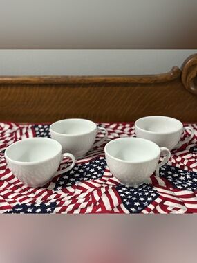 4 APILCO France Tradition White Porcelain Tea/Coffee ☕️ Mugs